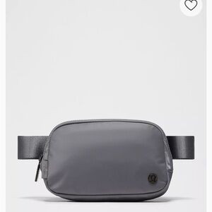 NWT Lululemon Athletica Everywhere Gray Belt Bag Sleek Minimalist Design 1L